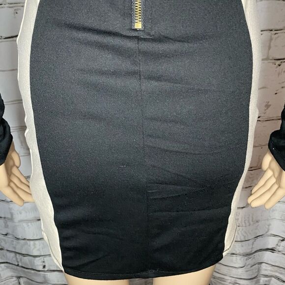 Lucca Couture Body Con Color Block Long Sleeve Dress Size Small - Picture 8 of 8
